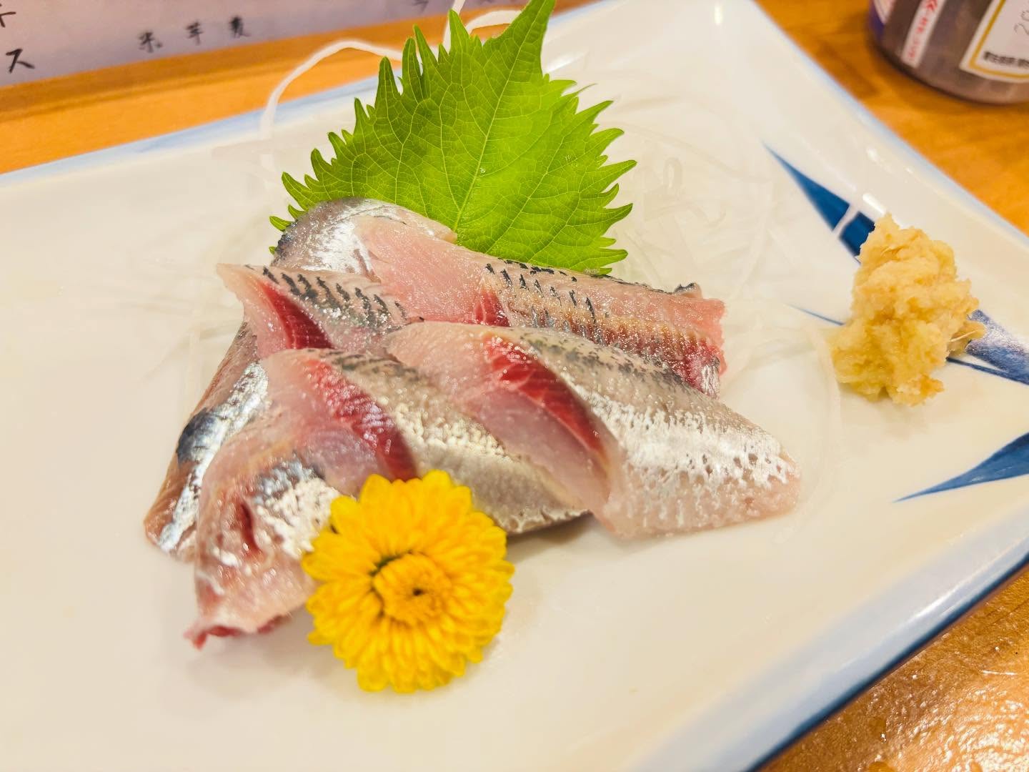 こんにちは！住よしです！！本日は21時まで貸切営業となります！！その後は通常営業しますので！2件目でぜひいらして下さい！！！北海道のイワシ！！めっちゃ脂あります！！オススメです！！本日もよろしくお願いします#勝田#ひたちなか市#居酒屋#お刺身#日本酒