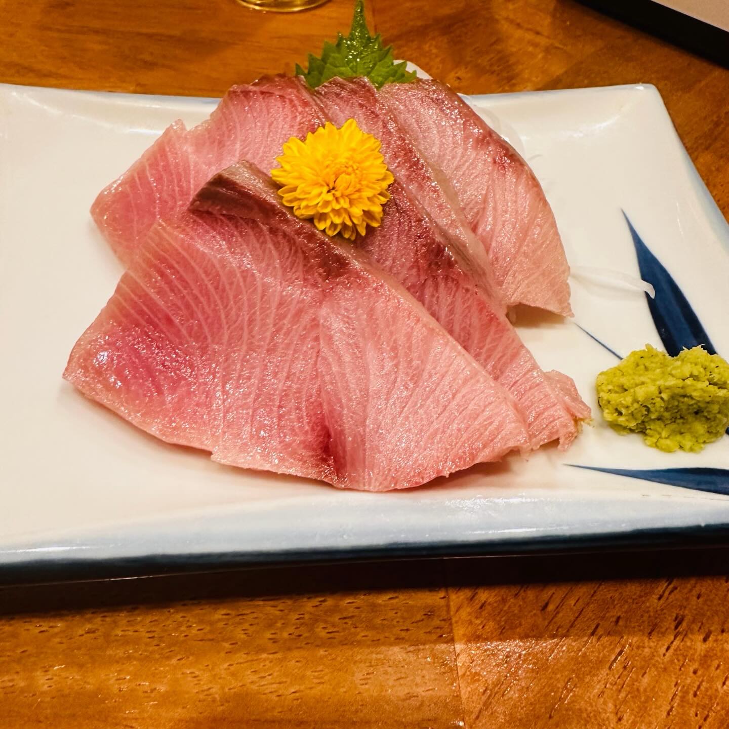 こんにちは!住よしです!!三連休が終わりましたが、住よしは元気に営業します!!五島列島のブリ、入荷りました!!オススメです!!!本日もよろしくお願いします#勝田#ひたちなか市#居酒屋#お刺身#日本酒